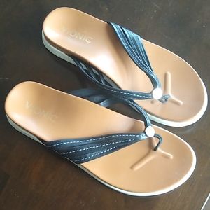 Vionic Multi Strap Thong/flip flops Sandals